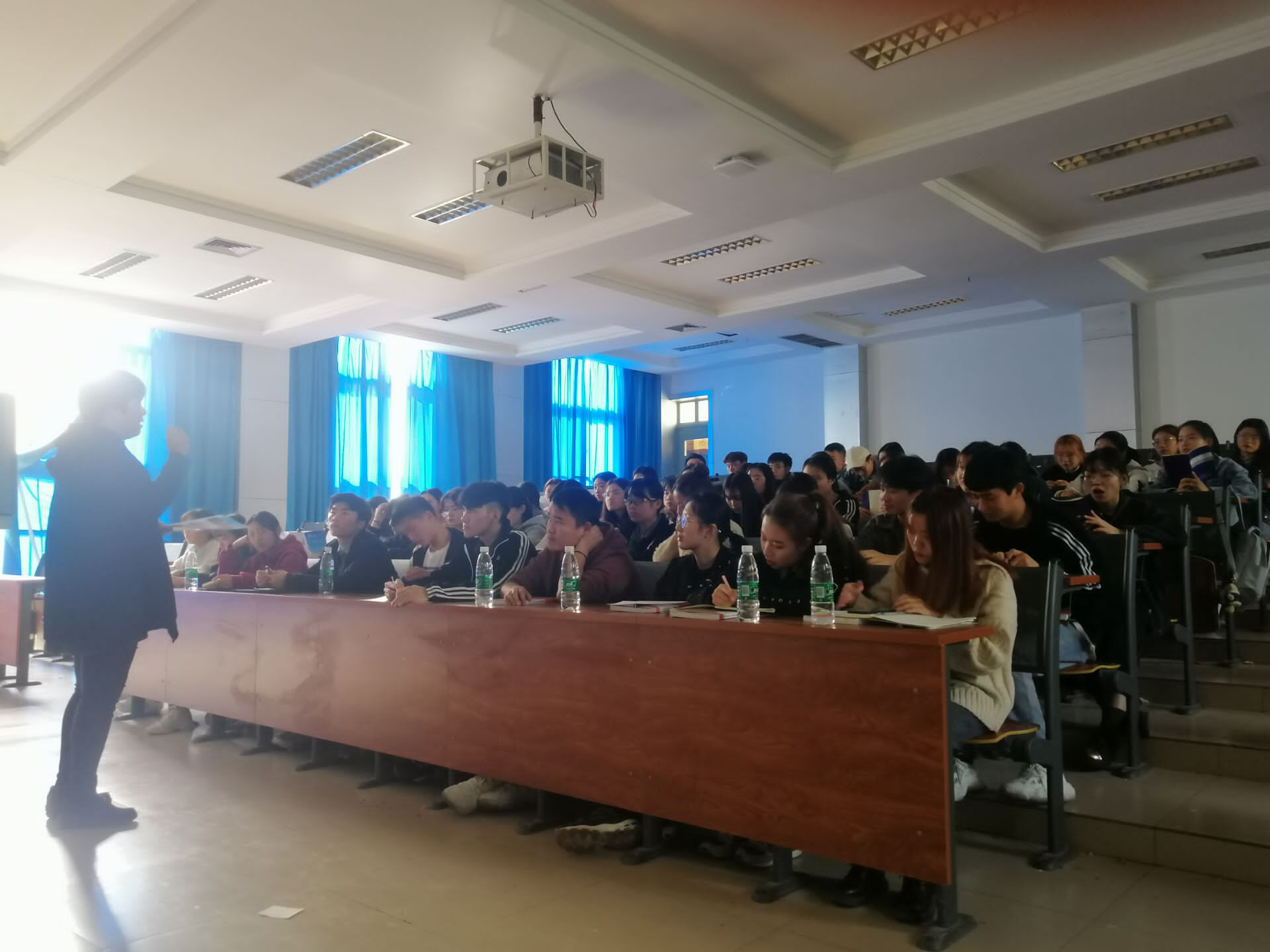 图片2.png 图片2.png