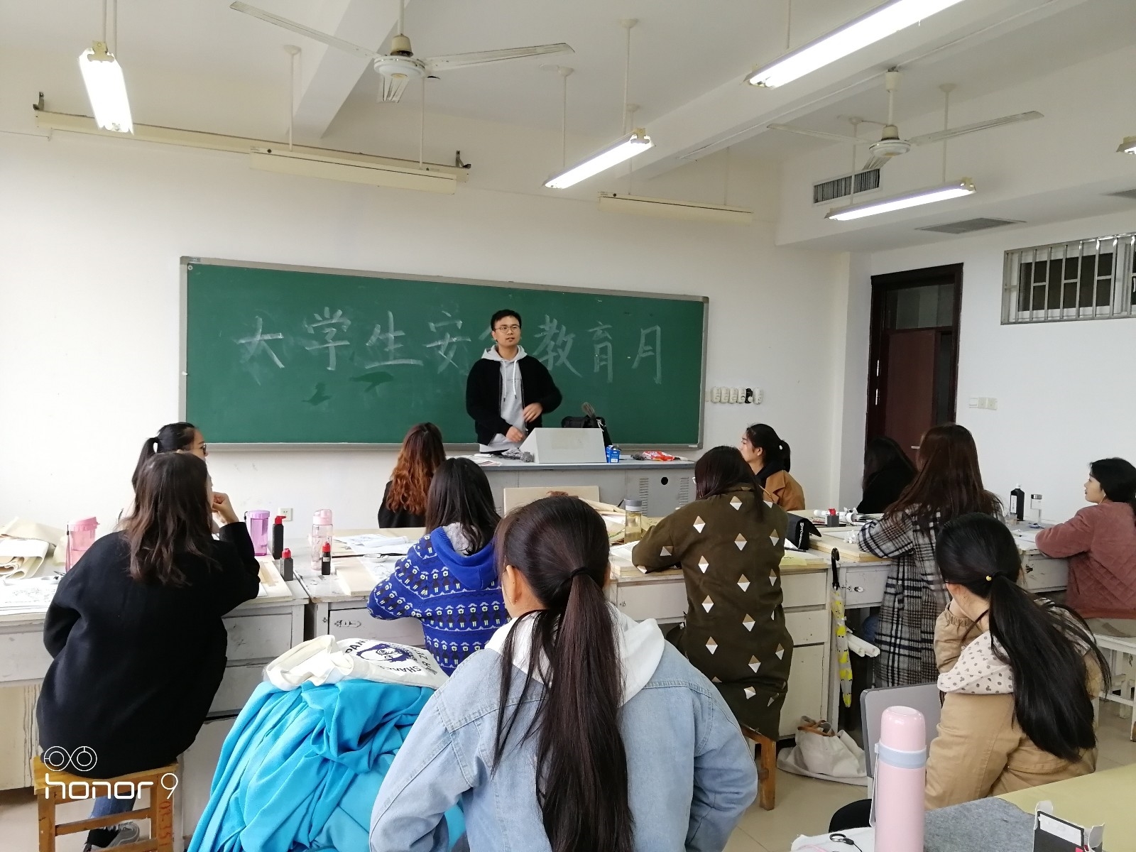 e7c792dd6db519f8a3a3dfebaa908a6.jpg e7c792dd6db519f8a3a3dfebaa908a6.jpg