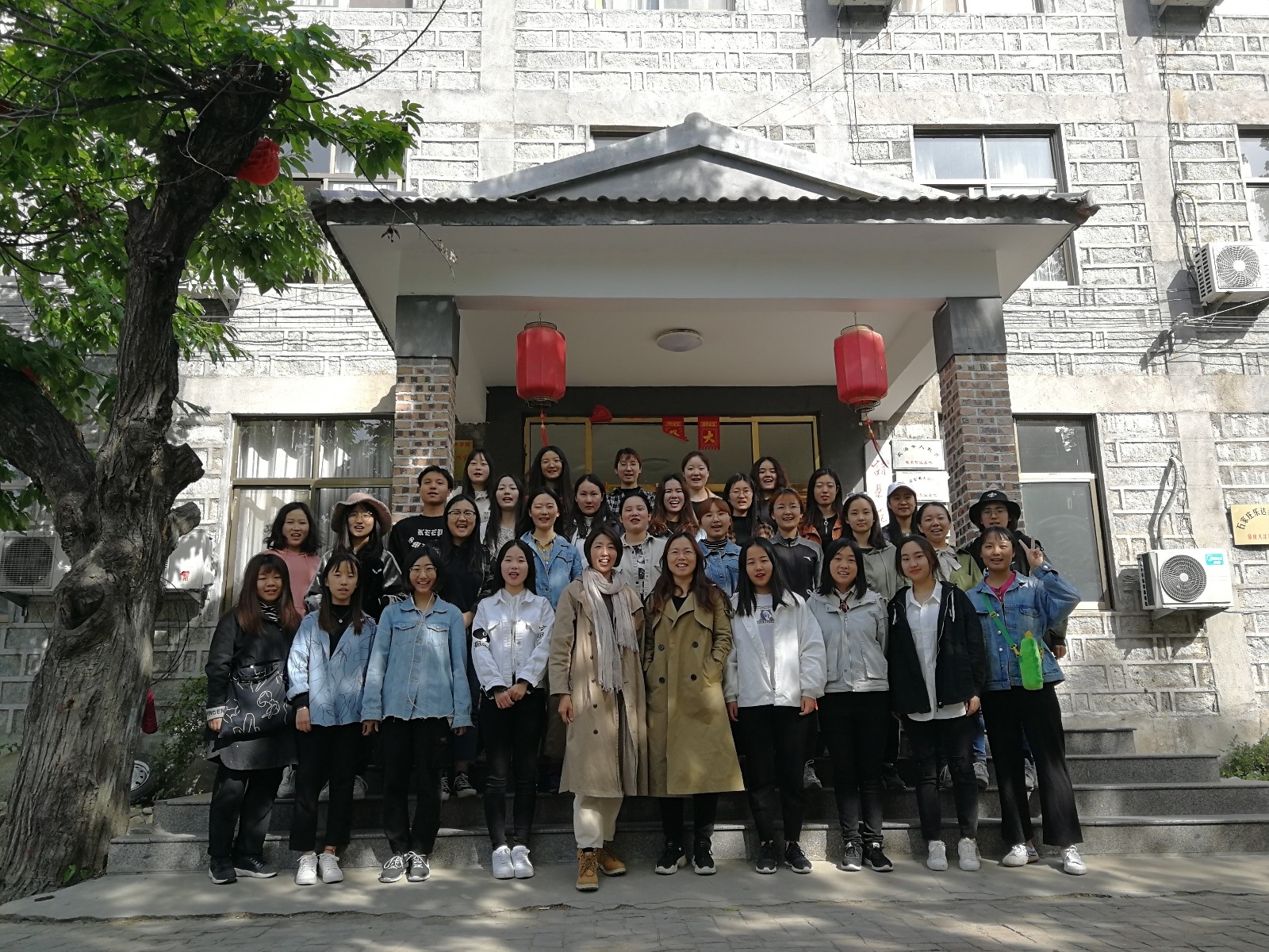 离开山东前的合影,内心充满了不舍.jpg 离开山东前的合影,内心充满了不舍.jpg